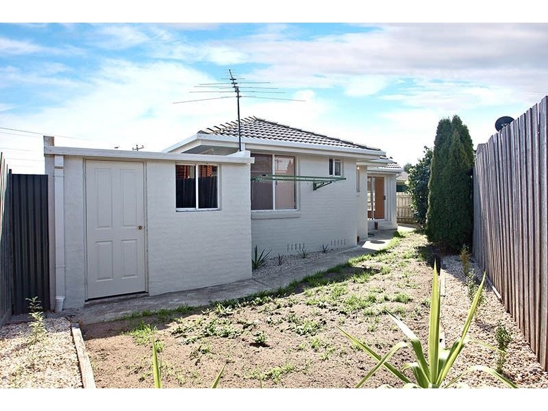 2/112 Mount View Road, Lalor VIC 3075