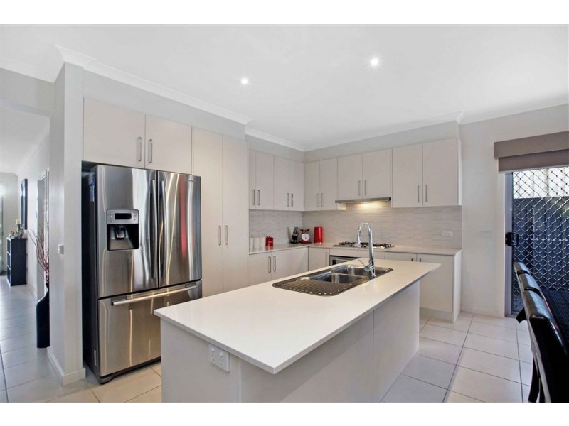 22 Donnelley Circuit, South Morang VIC 3752