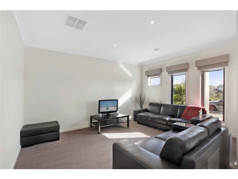 22 Donnelley Circuit, South Morang VIC 3752