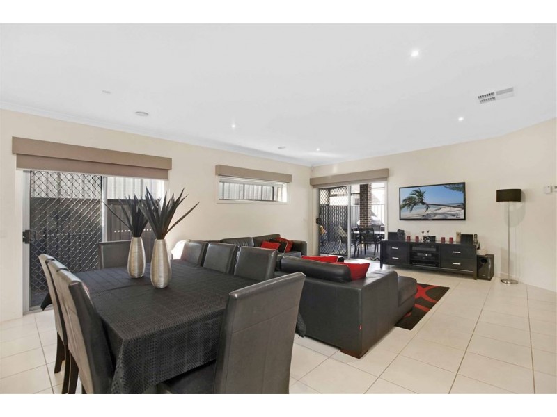 22 Donnelley Circuit, South Morang VIC 3752