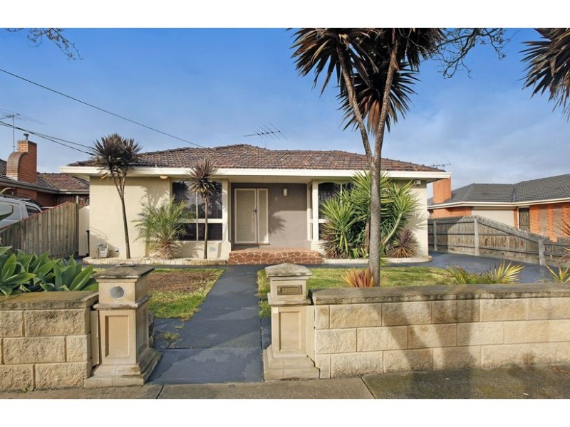 5 McPhee Court, Thomastown VIC 3074
