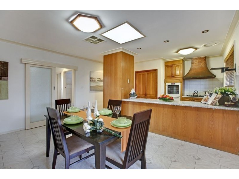 5 McPhee Court, Thomastown VIC 3074