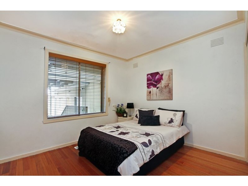 5 McPhee Court, Thomastown VIC 3074