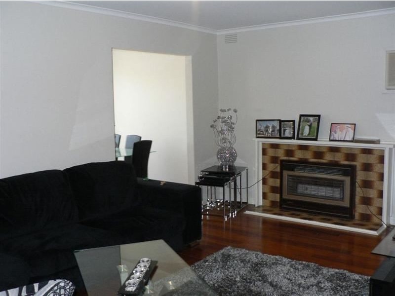 23 Chapman Avenue, Thomastown VIC 3074