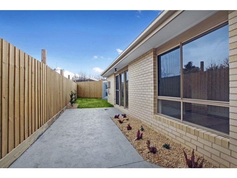 2/13 Balcombe Court, Thomastown VIC 3074