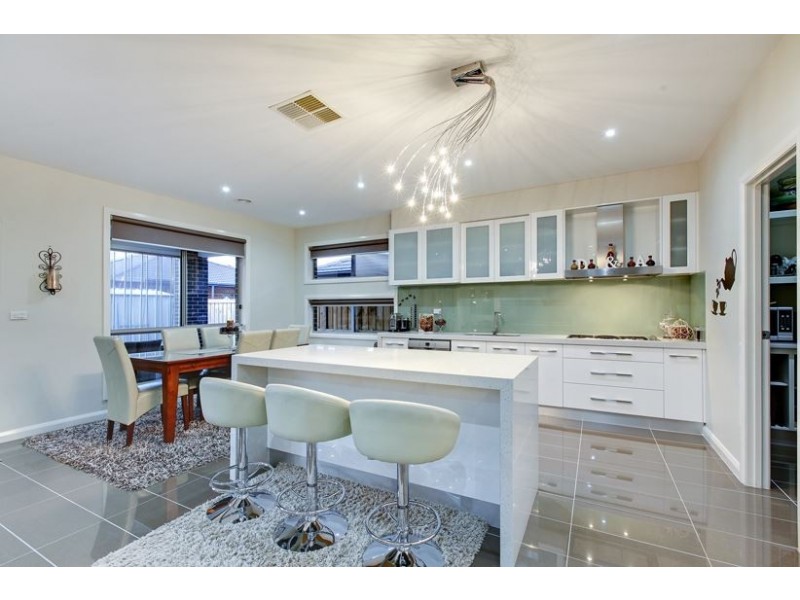 12 Dunmore Street, Lalor VIC 3075