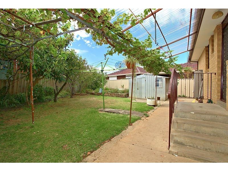 17 Bendigo Crescent, Thomastown VIC 3074