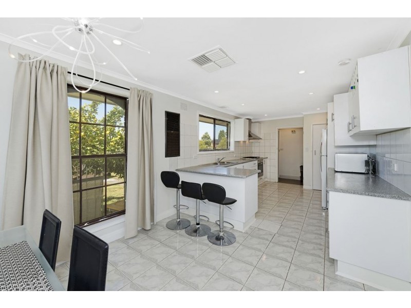 2 Beaumont Crescent, Lalor VIC 3075