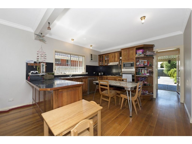 8 West Court, Lalor VIC 3075