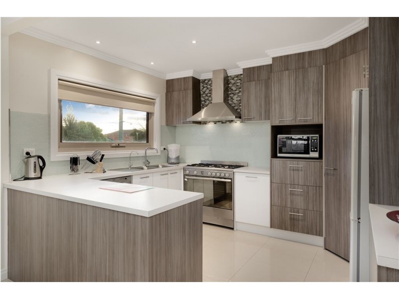 44 Barry Road, Thomastown VIC 3074