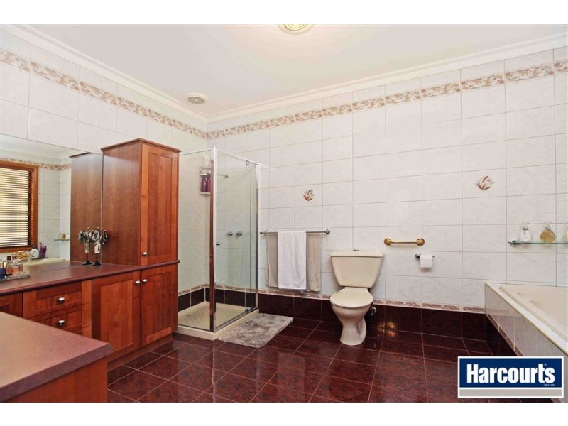 5 Grovedale Place, Thomastown VIC 3074