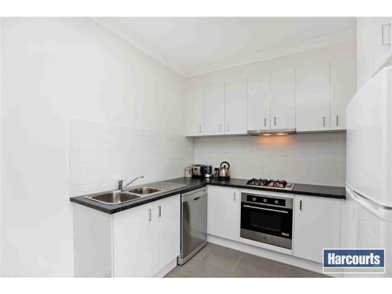 2/104 Alexander Avenue, Thomastown VIC 3074