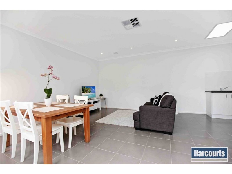 2/104 Alexander Avenue, Thomastown VIC 3074