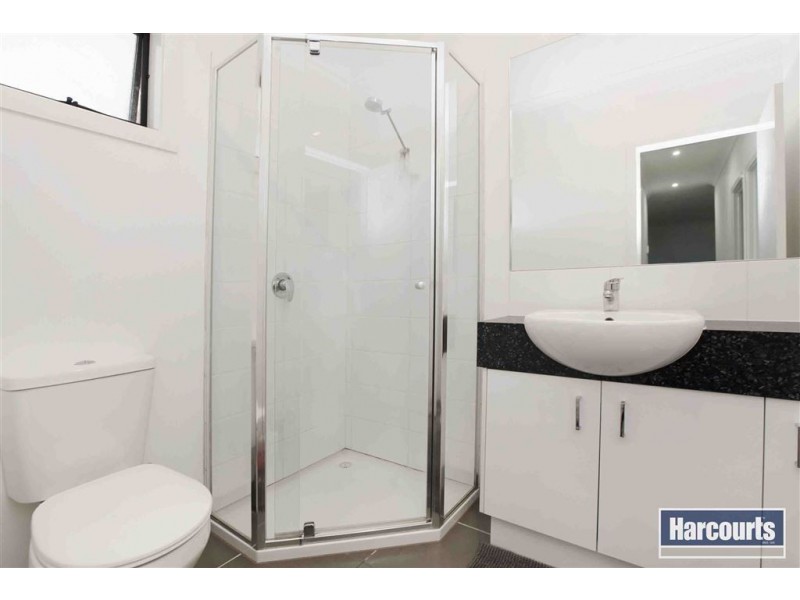 2/104 Alexander Avenue, Thomastown VIC 3074