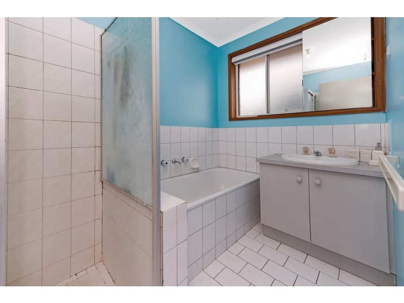 2/5 Paltara Court, Meadow Heights VIC 3048