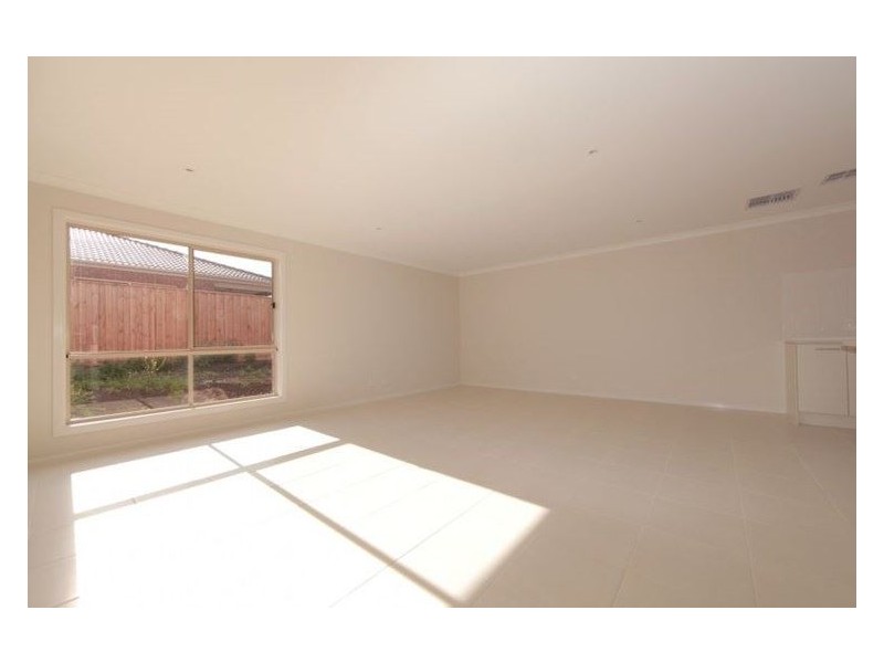 10 Jellis Avenue, South Morang VIC 3752