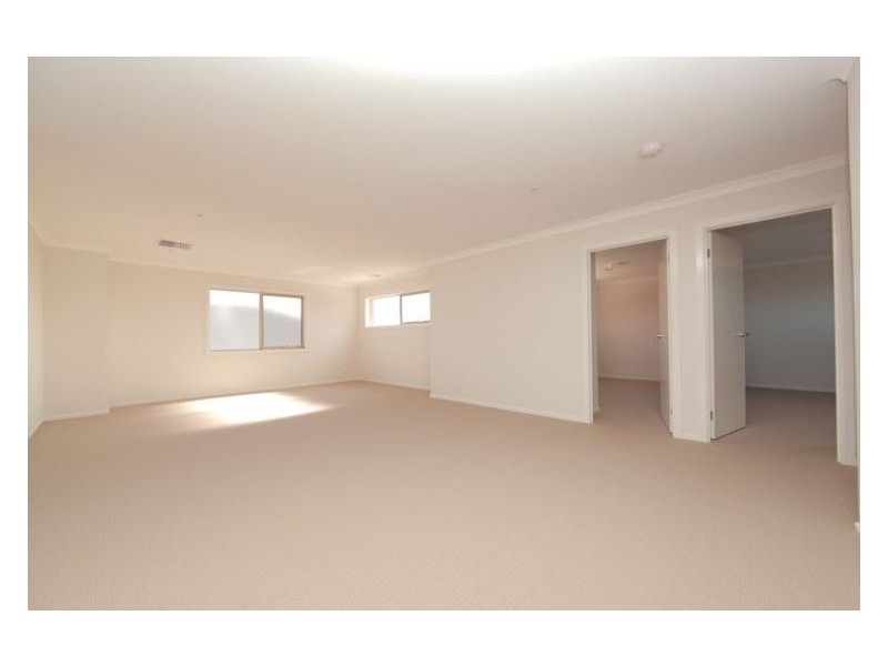 10 Jellis Avenue, South Morang VIC 3752