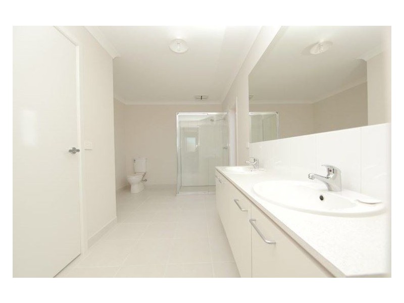 10 Jellis Avenue, South Morang VIC 3752