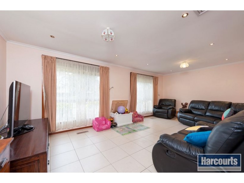 51 Hinkler Drive, Mill Park VIC 3082