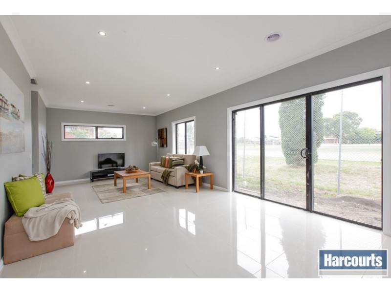 4 Avenel Court, Thomastown VIC 3074