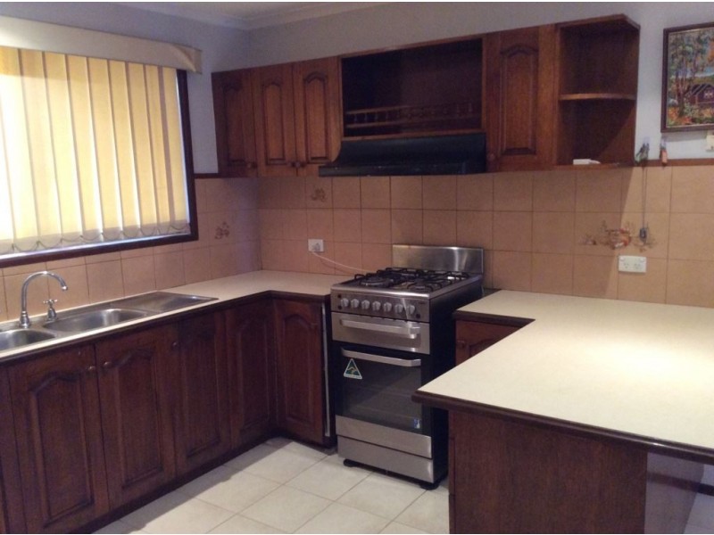 24 Mindoro Crescent, Lalor VIC 3075