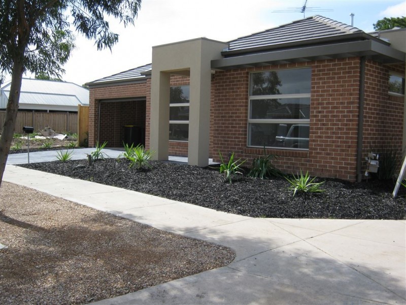 8 Gunghalin Drive, Doreen VIC 3754