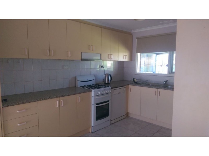 7 Rochester Drive, Thomastown VIC 3074