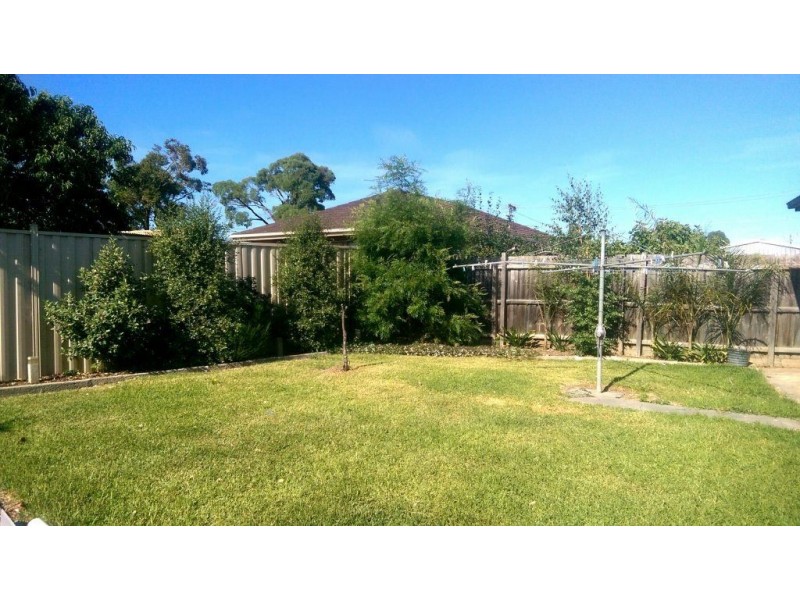 7 Rochester Drive, Thomastown VIC 3074