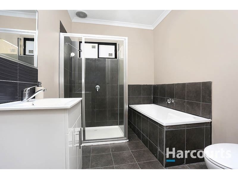 16A Festival Grove, Lalor VIC 3075