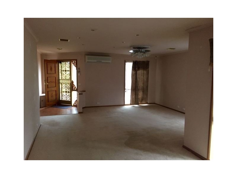 15 Turtur Close, Mill Park VIC 3082