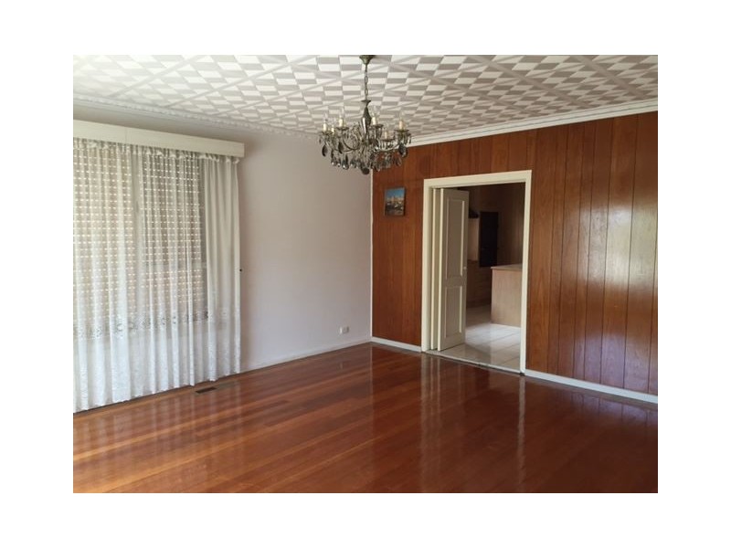 15 Mount View Road, Thomastown VIC 3074
