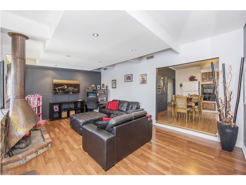 64 Curtin Avenue, Lalor VIC 3075