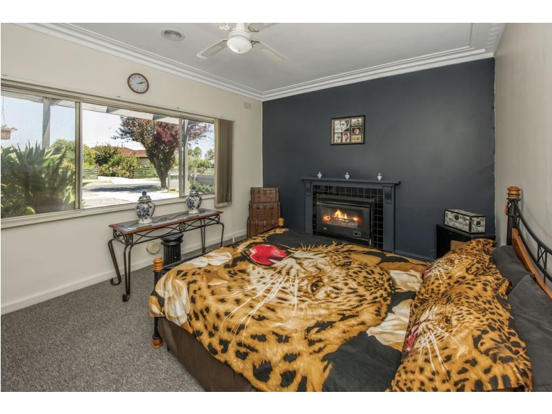 64 Curtin Avenue, Lalor VIC 3075