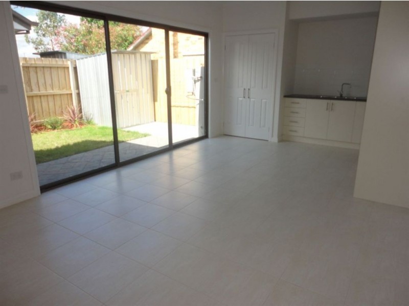 2/19 Poplar Street, Thomastown VIC 3074
