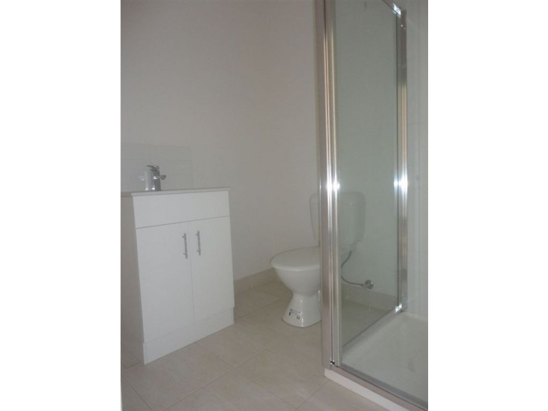 2/19 Poplar Street, Thomastown VIC 3074