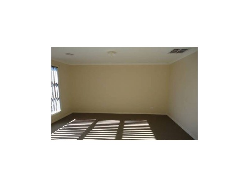 10 Friarbird Road, South Morang VIC 3752