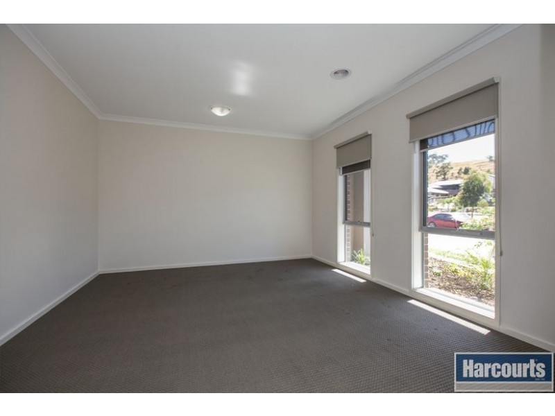 38 Palisades Boulevard, South Morang VIC 3752