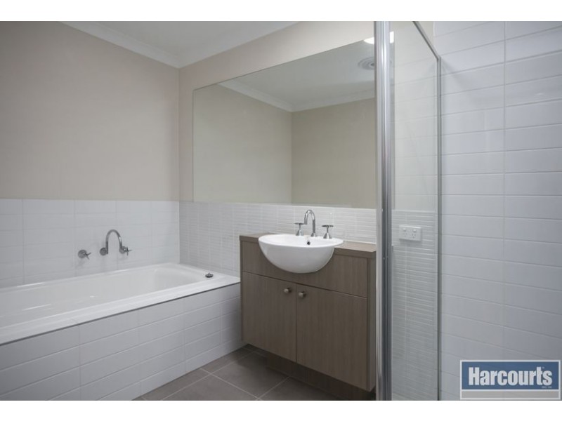 38 Palisades Boulevard, South Morang VIC 3752