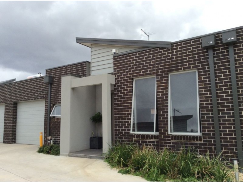 2/77 Rotino Crescent, Lalor VIC 3075