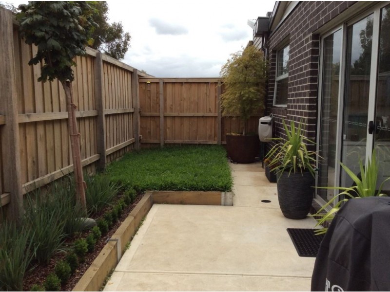 2/77 Rotino Crescent, Lalor VIC 3075