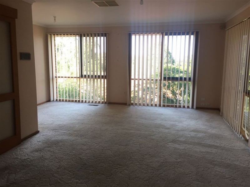 34 Tamboon Drive, Greensborough VIC 3088