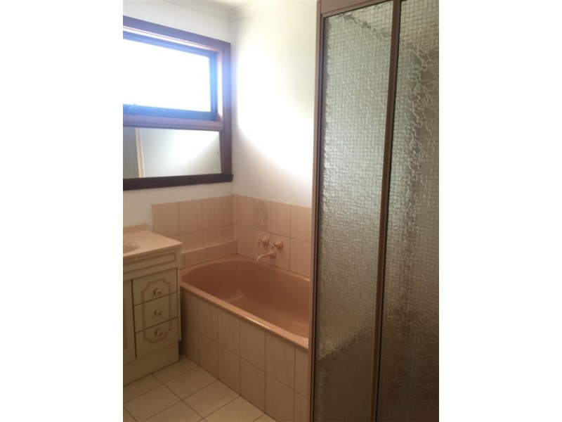 34 Tamboon Drive, Greensborough VIC 3088