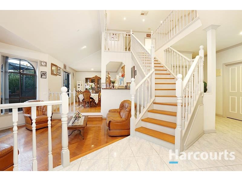 9 Mossman Crescent, Lalor VIC 3075