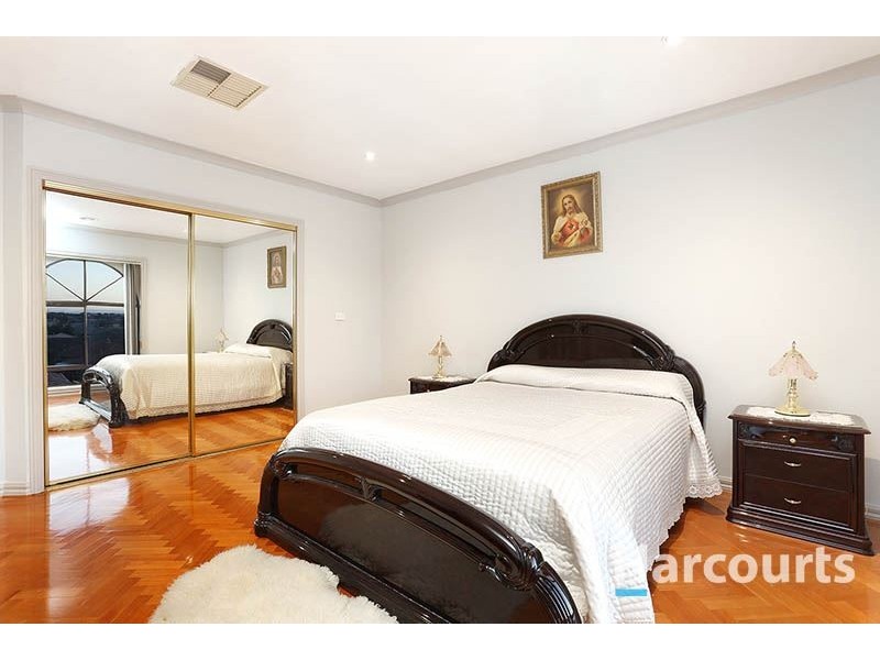 9 Mossman Crescent, Lalor VIC 3075