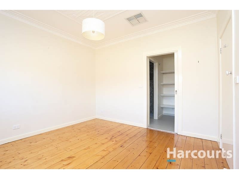18 Highlands Road, Thomastown VIC 3074