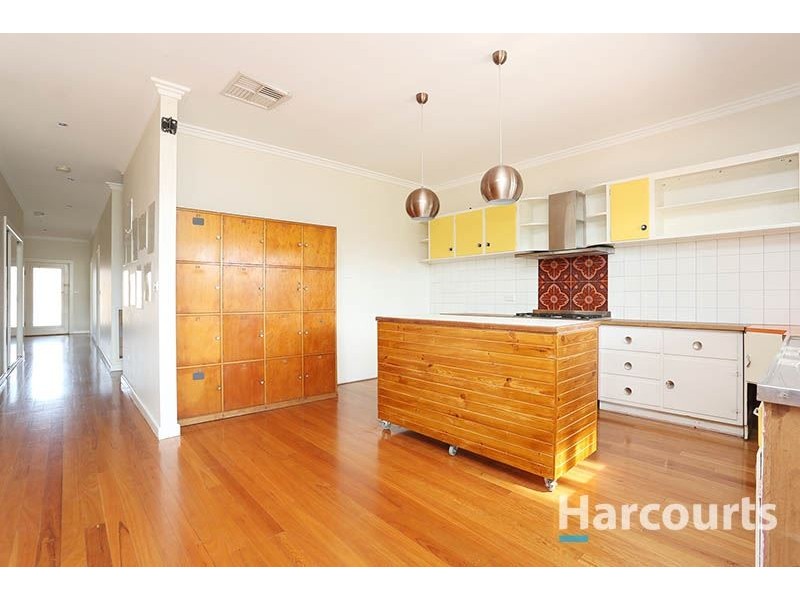 18 Highlands Road, Thomastown VIC 3074