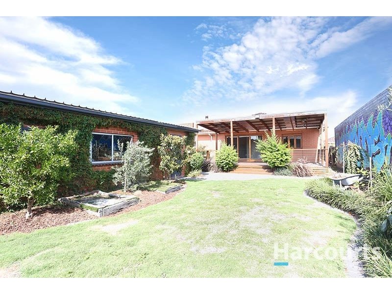 18 Highlands Road, Thomastown VIC 3074