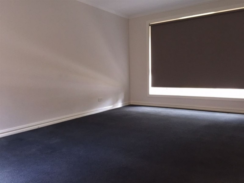 4 Bellbird Drive, Whittlesea VIC 3757