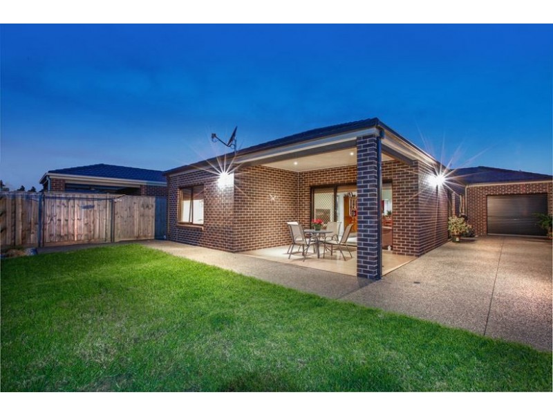 8 Maremma Drive, Mernda VIC 3754