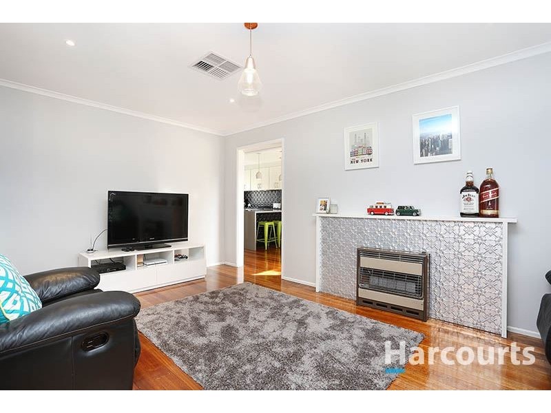 10 Winamurra Crescent, Thomastown VIC 3074